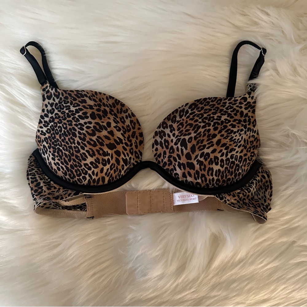 Victoria’s Secret Very Sexy Push-Up Bra Leopard Print 34B